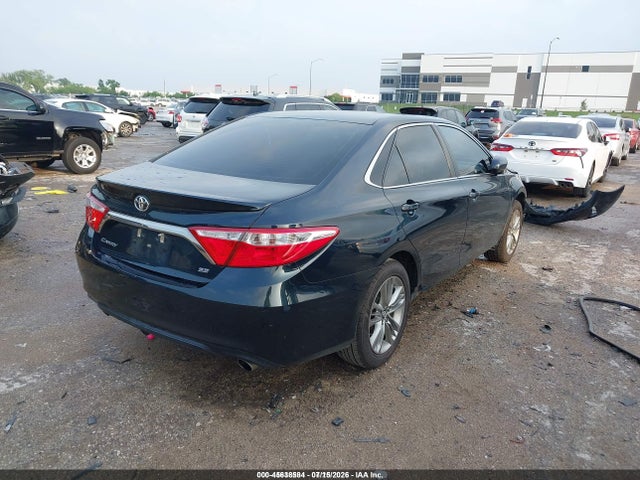 2017 Toyota CAMRY SE photo 4