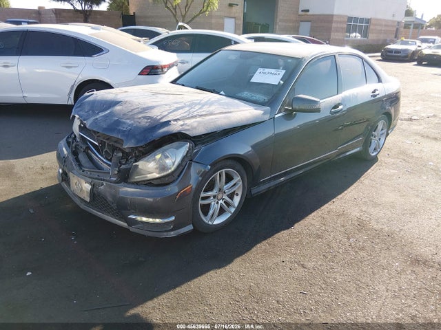 2013 Mercedes-BENZ C 250 SPORT — фото 2