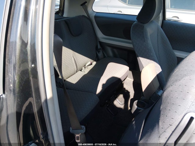 صورة 8 لـ 2010 Toyota YARIS