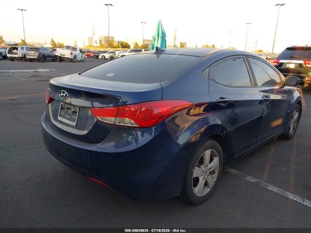 2013 Hyundai ELANTRA GLS 照片 4