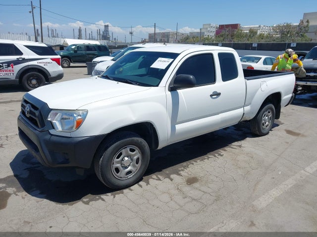 2015 Toyota TACOMA — фото 2