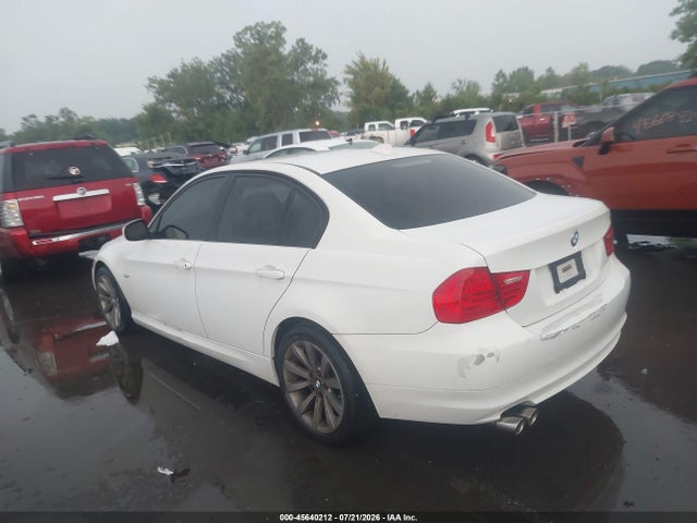 2011 BMW 328I XDRIVE — фото 3