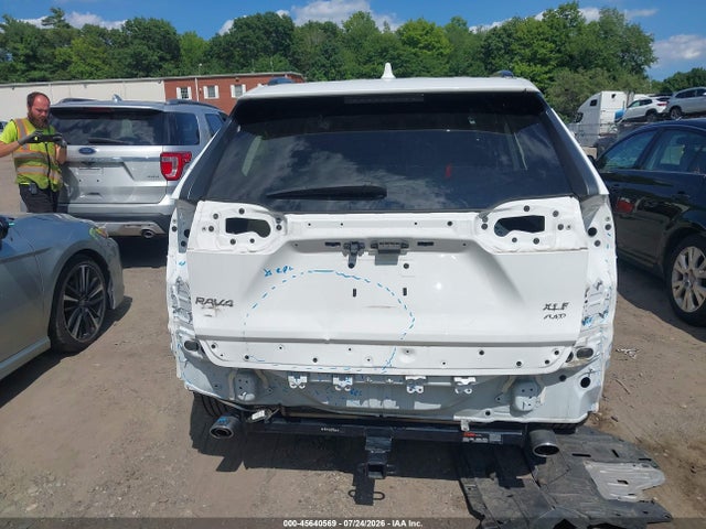2021 TOYOTA RAV4 XLE 15