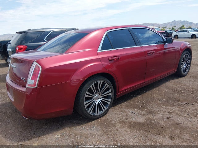 2012 Chrysler 300 S V6 — фото 4
