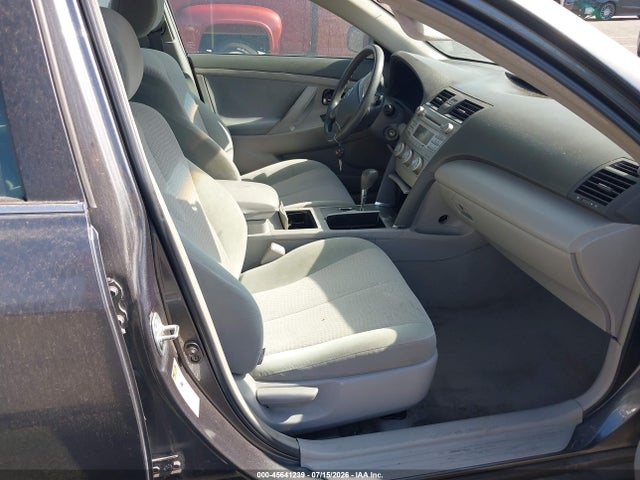 صورة 5 لـ 2010 Toyota CAMRY LE