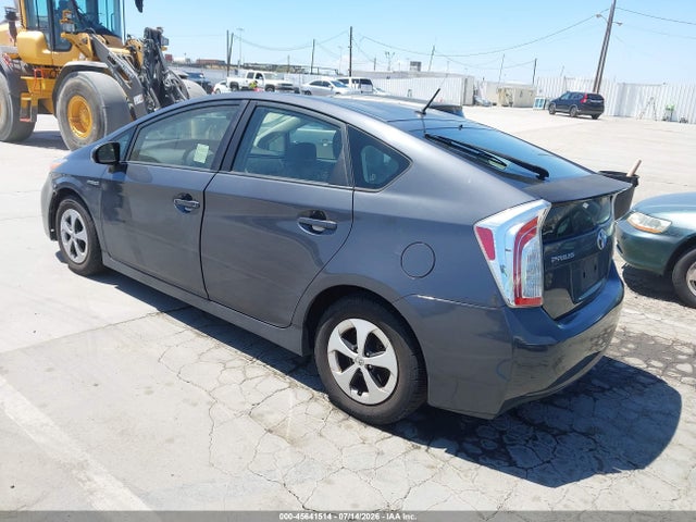 صورة 3 لـ 2014 Toyota PRIUS TWO