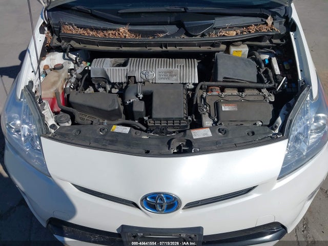 صورة 10 لـ 2015 Toyota PRIUS TWO