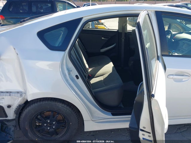 صورة 8 لـ 2015 Toyota PRIUS TWO