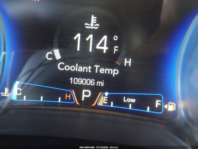 2015 Chrysler 300C PLATINUM thumbnail 16