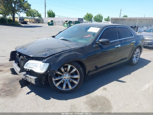 2015 Chrysler 300C PLATINUM 照片 2