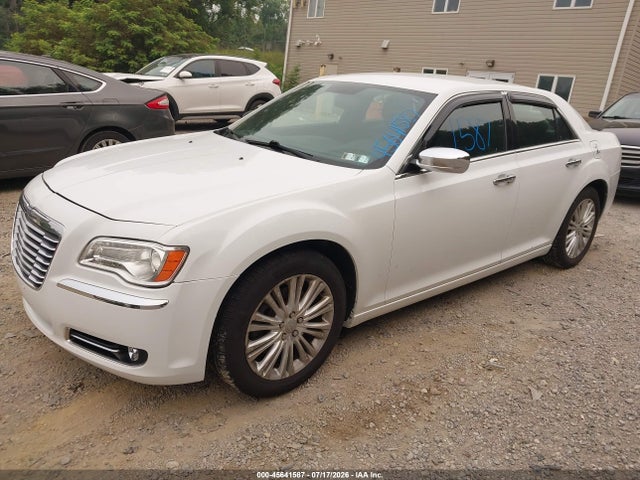 2013 Chrysler 300C AWD — фото 2