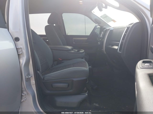 صورة 5 لـ 2017 RAM 1500 SLT