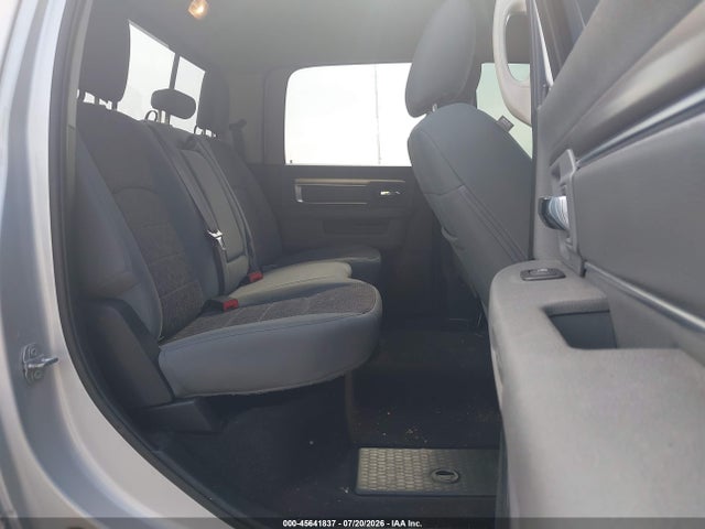 صورة 8 لـ 2017 RAM 1500 SLT