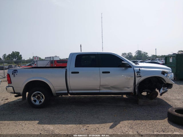 2017 RAM 1500 SLT thumbnail 14
