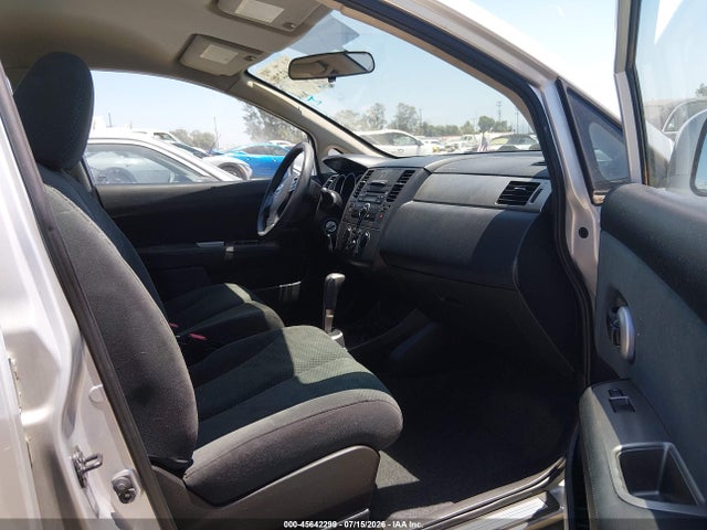2011 Nissan VERSA 1.8S — фото 5