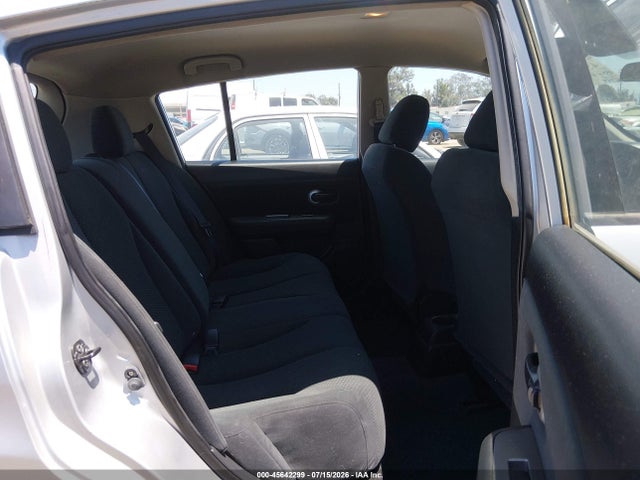 2011 Nissan VERSA 1.8S — фото 8