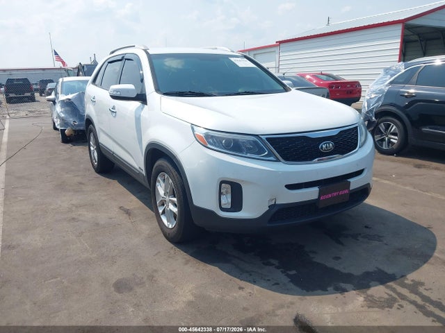 2015 KIA SORENTO LX