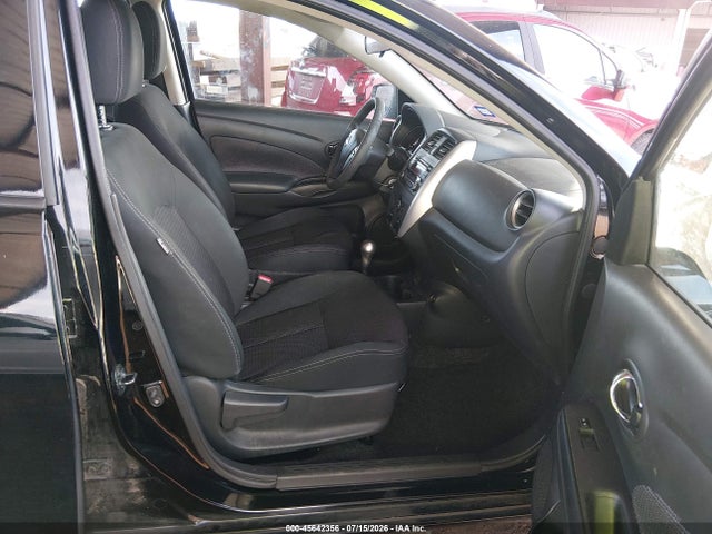 2018 Nissan VERSA 1.6 SV — фото 5