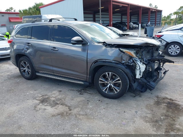 2018 TOYOTA HIGHLANDE LE