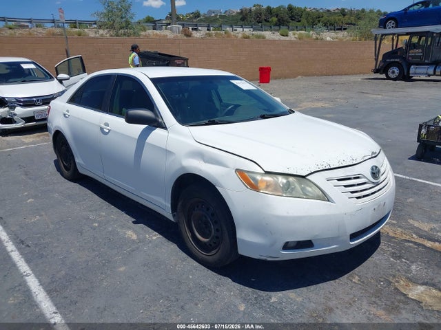 2007 Toyota CAMRY LE photo 1
