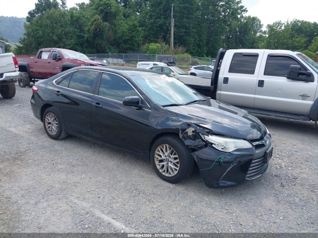 2017 TOYOTA CAMRY LE