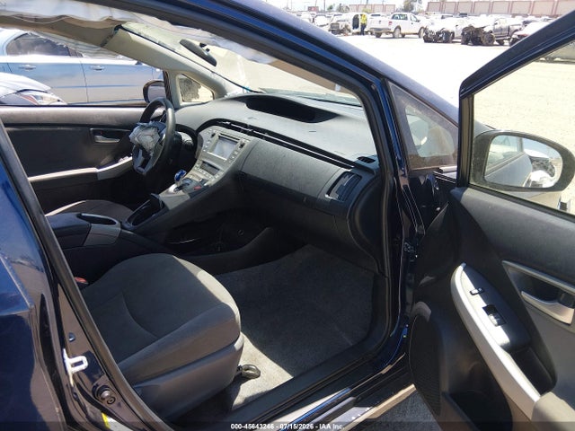 2014 Toyota PRIUS TWO — фото 5