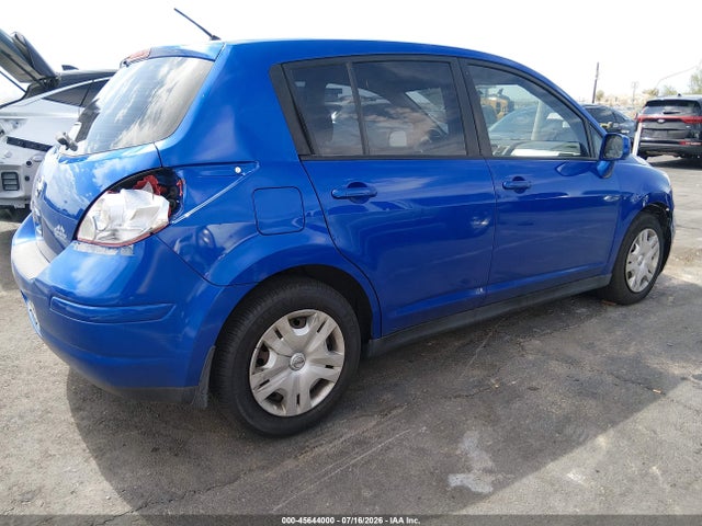 2010 Nissan VERSA 1.8S — фото 4
