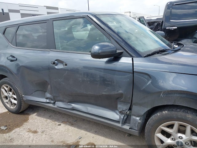 2023 KIA SOUL LX 6