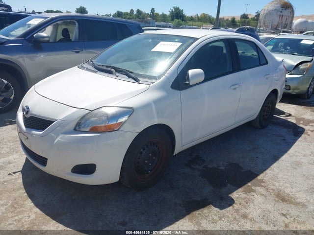 2010 Toyota YARIS photo 2