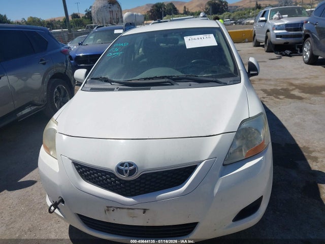 2010 Toyota YARIS photo 6