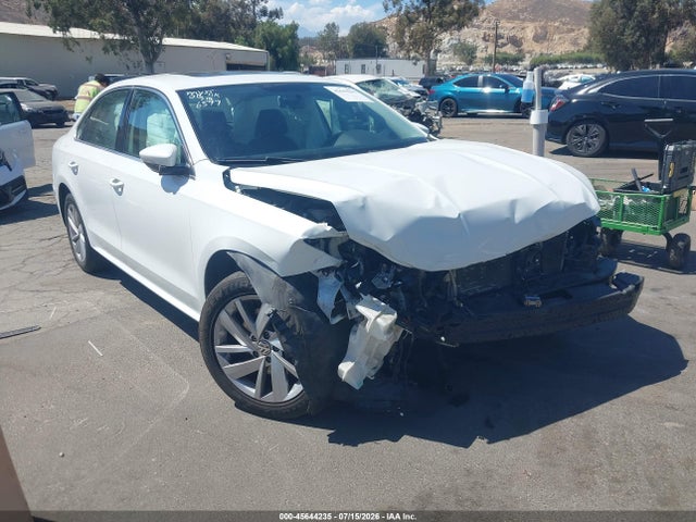 2018 Volkswagen PASSAT 2.0T SE — фото 1