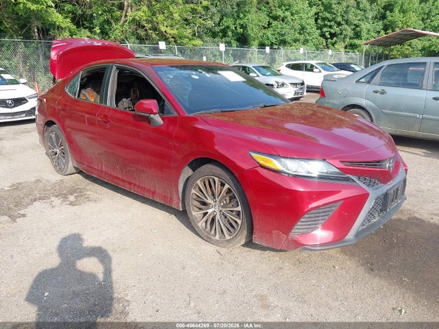 2018 TOYOTA CAMRY SE