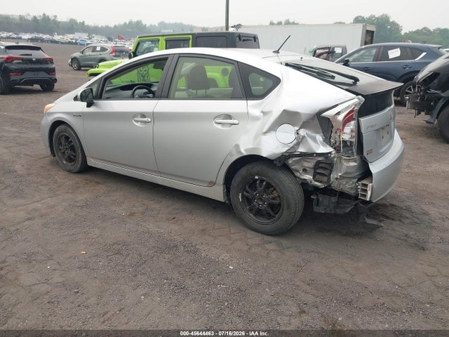 2013 Toyota PRIUS TWO — фото 3
