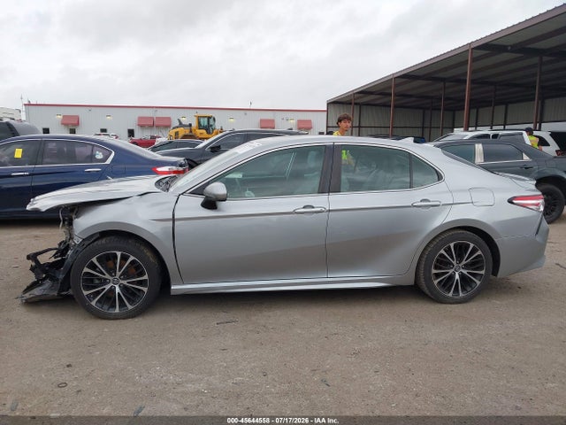 2019 TOYOTA CAMRY SE 14