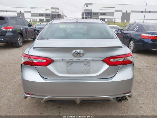 2019 TOYOTA CAMRY SE 16