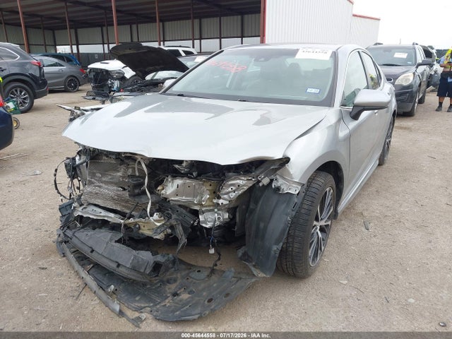 2019 TOYOTA CAMRY SE 2
