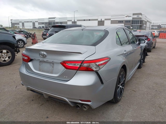 2019 TOYOTA CAMRY SE 4