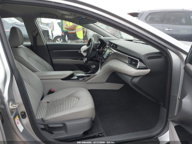 2019 TOYOTA CAMRY SE 5