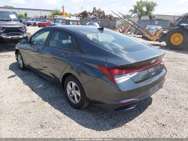 2021 HYUNDAI ELANTRA SE 3