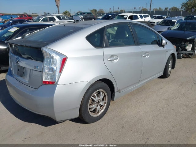 2010 Toyota PRIUS II — фото 4
