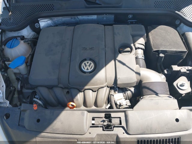 2013 Volkswagen BEETLE 2.5L photo 10