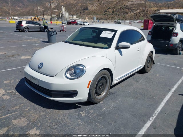 2013 Volkswagen BEETLE 2.5L photo 2