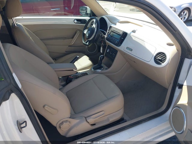 2013 Volkswagen BEETLE 2.5L photo 5