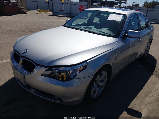 2006 BMW 525I — фото 2