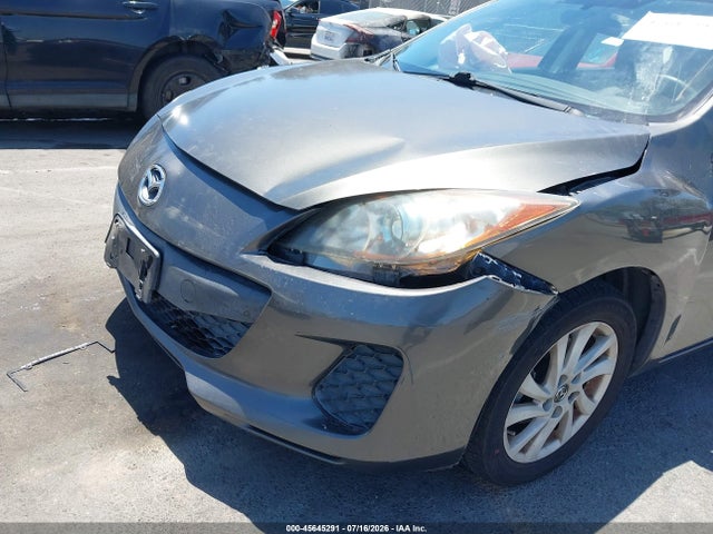 صورة 6 لـ 2013 Mazda MAZDA3 I TOURING