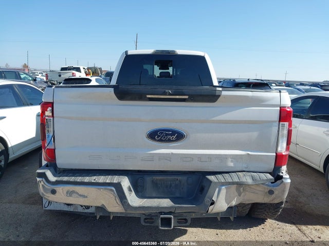 2019 FORD F-350 LARIAT 14
