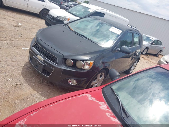 2015 Chevrolet SONIC LTZ AUTO 照片 2