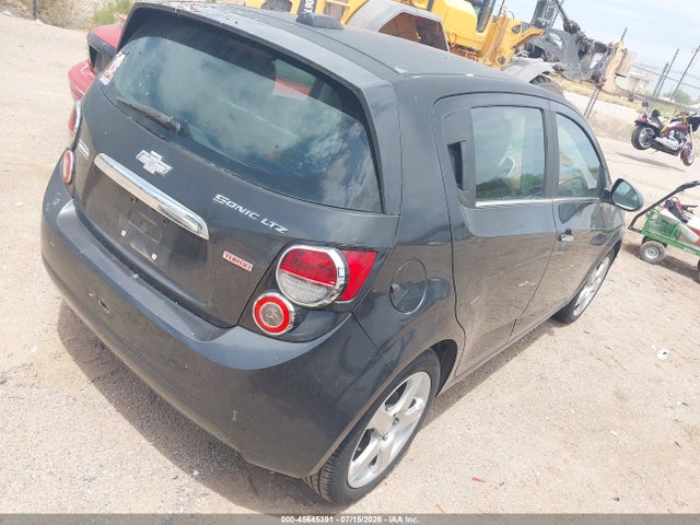 2015 Chevrolet SONIC LTZ AUTO 照片 4