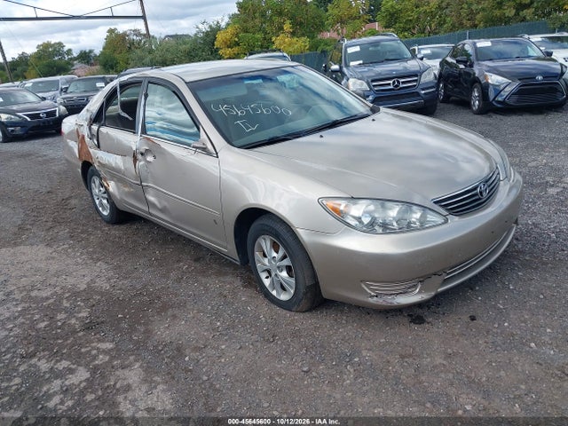 2005 TOYOTA CAMRY LE V6