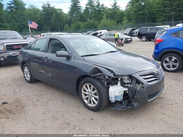 2011 TOYOTA CAMRY XLE V6